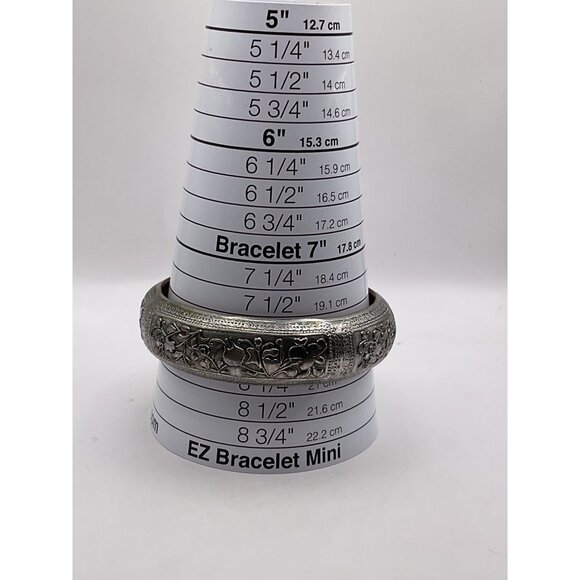 Antique Style Floral Silver Etched Bangle Bracelet - Picture 3 of 3